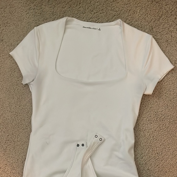 Abercrombie & Fitch - Seamless Fabric Square-neck Bodysuiy - Picture 4 of 4